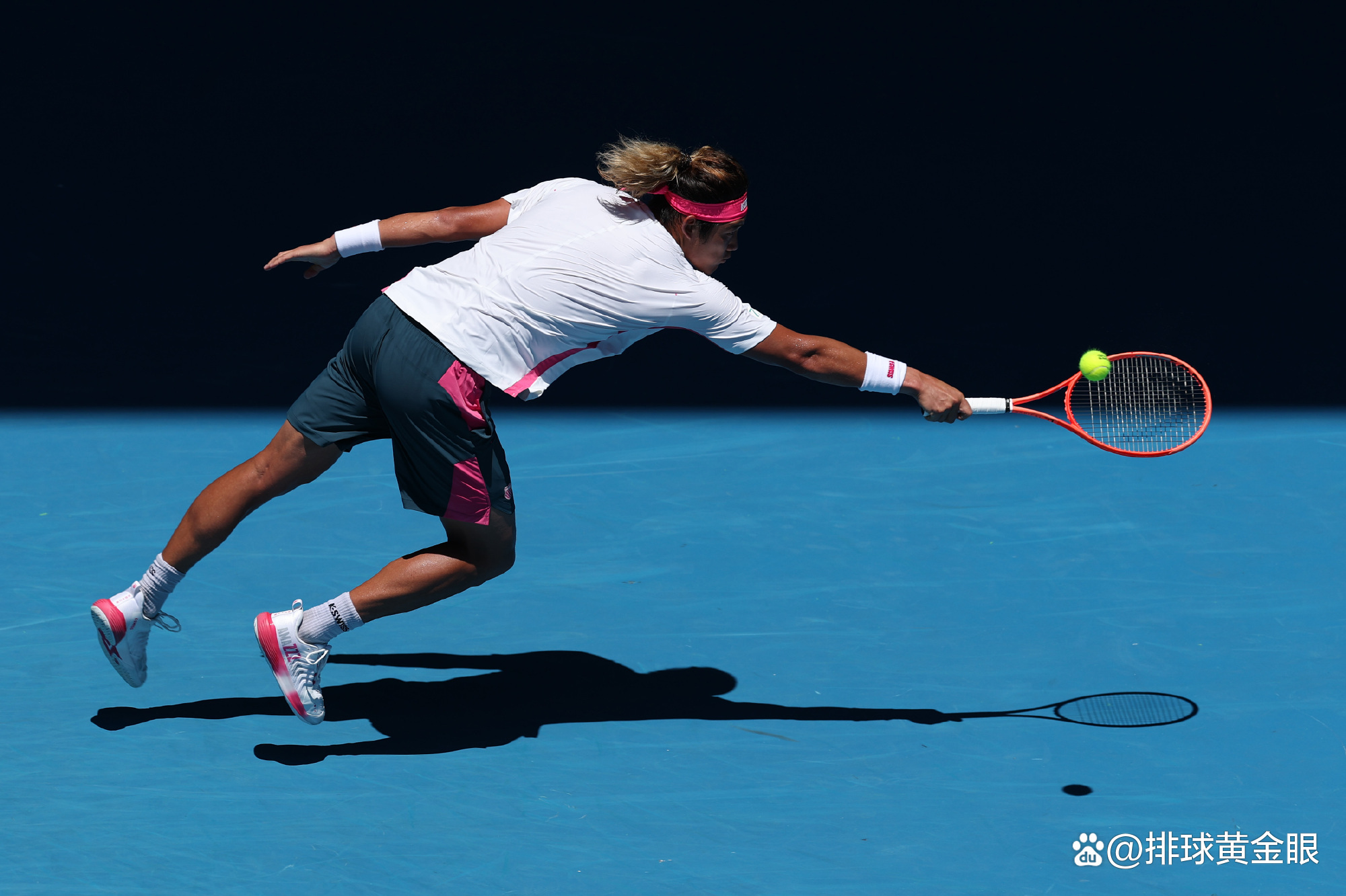 澳大利亚球员快速突破，破解对手防线