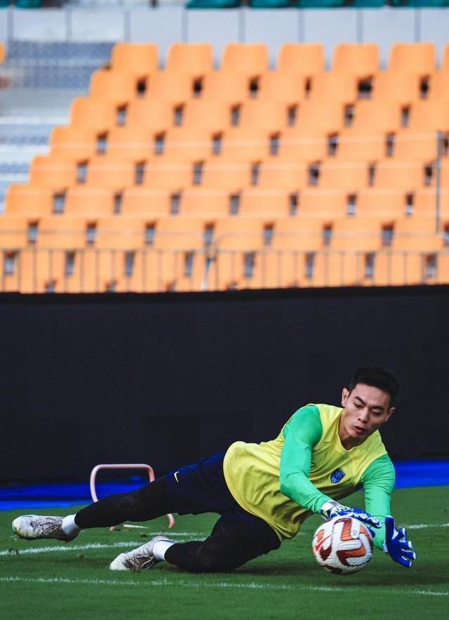 亚洲足坛精英联赛迎来新一轮：球员拼搏尽力(亚洲足球2021)