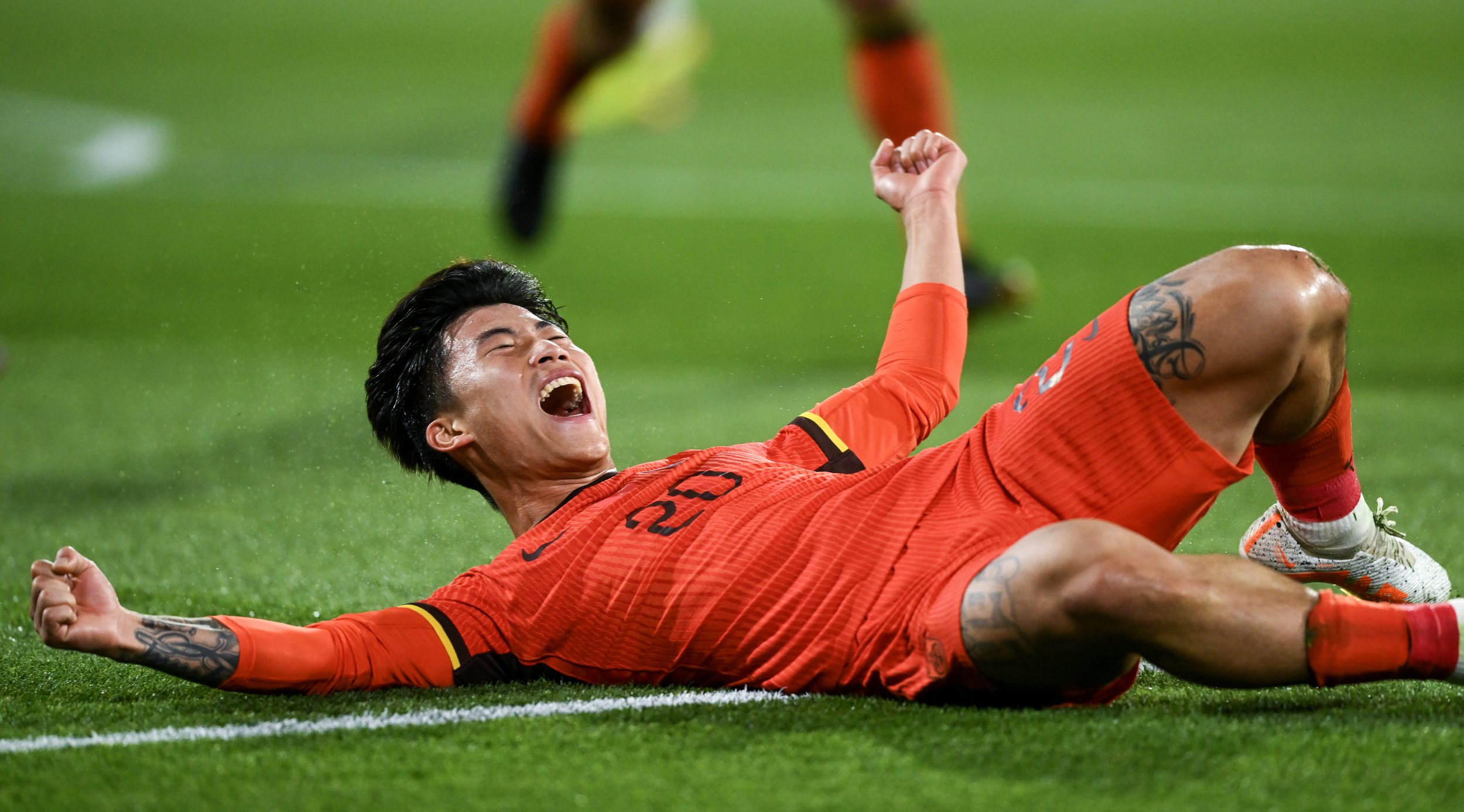 开云-澳大利亚队取得重要胜利，澳大利亚球员冲向胜利的简单介绍